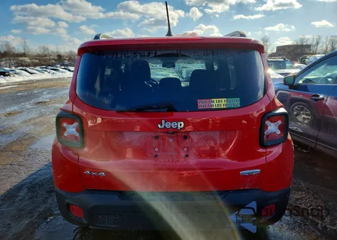 2016 Jeep Renegade Latitude z USA, uszkodzony, nr VIN ZACCJBBT8GPC71647